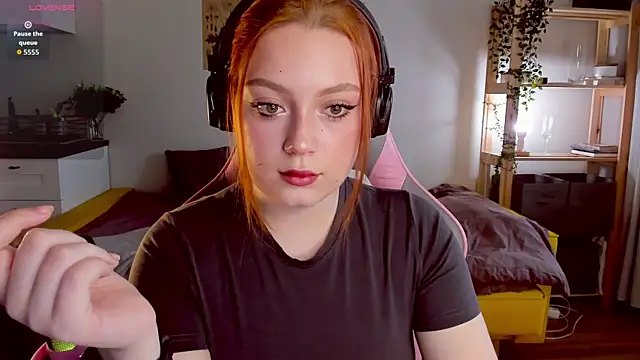 Snapshot of Sofy_Benson chatting on 17, 9, 2025 Sofy Benson online show from 17, 9, 2025