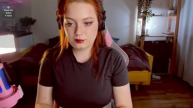 Snapshot of Sofy_Benson chatting on 24, 9, 2025 Sofy Benson online show from 24, 9, 2025