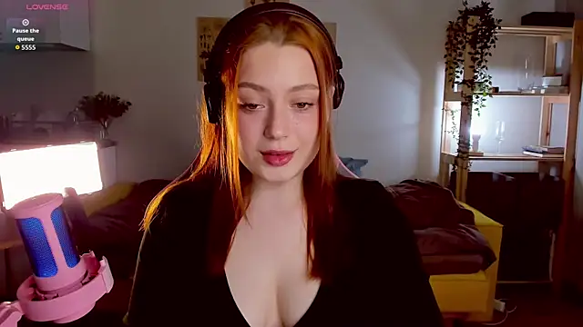 Snapshot of Sofy_Benson chatting on 27, 9, 2025 Sofy Benson online show from 27, 9, 2025