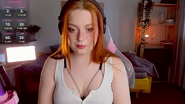 Snapshot of Sofy_Benson chatting on 13, 10, 2025 Sofy Benson online show from 13, 10, 2025