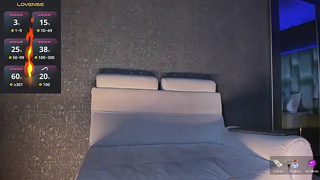 Snapshot of MarkWalker__ chatting on 11, 11, 2025 MarkWalker online show from 11, 11, 2025