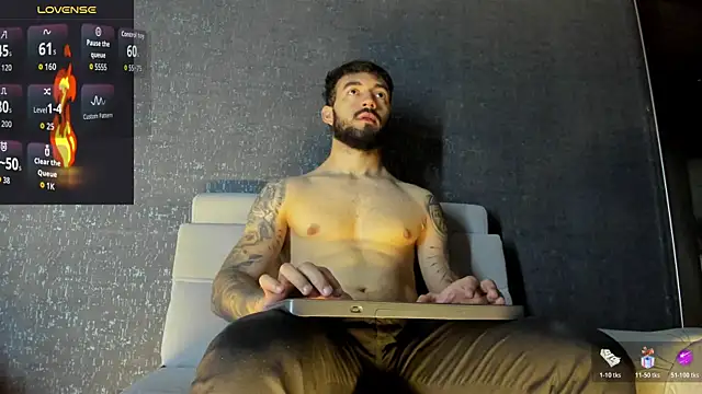 Snapshot of MarkWalker__ chatting on 4, 12, 2025 MarkWalker online show from 4, 12, 2025