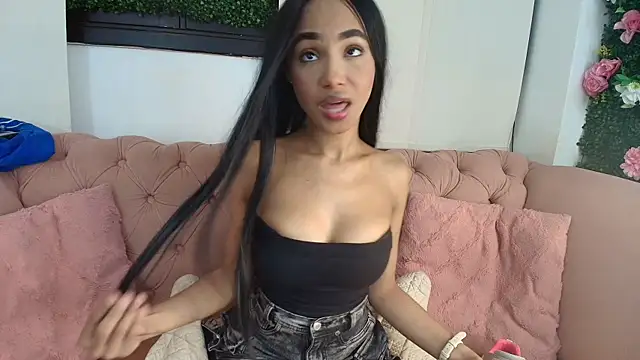 Snapshot of kristyl_paez chatting on 23, 10, 2025 kristyl paez online show from 23, 10, 2025