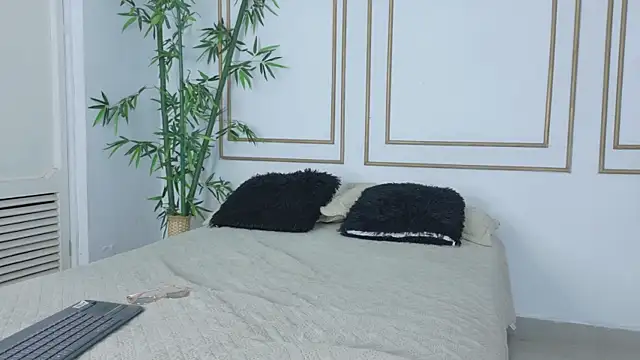 Snapshot of kristyl_paez chatting on 13, 11, 2025 kristyl paez online show from 13, 11, 2025