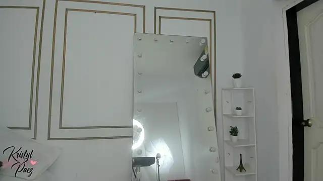 Snapshot of kristyl_paez chatting on 1, 12, 2025 kristyl paez online show from 1, 12, 2025