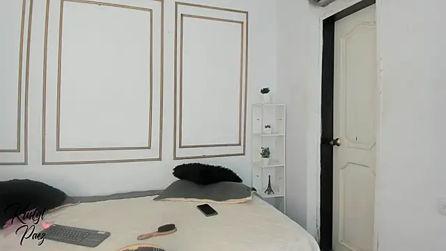 Snapshot of kristyl_paez chatting on 5, 12, 2025 kristyl paez online show from 5, 12, 2025