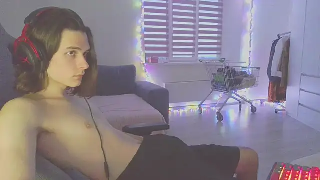 Snapshot of CandyChell chatting on 28, 12, 2024 CandyChell online show from 28, 12, 2024