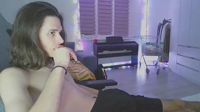 Snapshot of CandyChell chatting on 7, 2, 2025 CandyChell online show from 7, 2, 2025