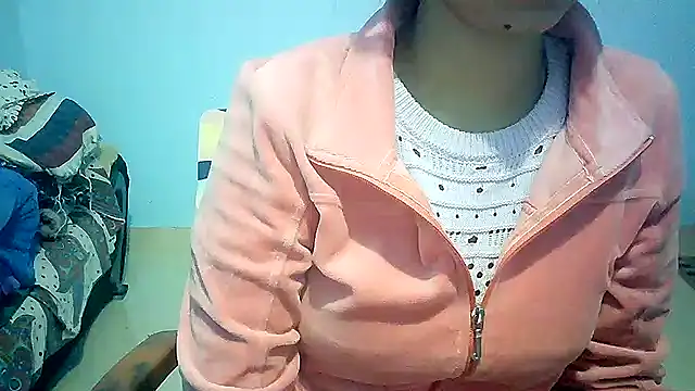 Snapshot of lovelydesi21 chatting on 8, 12, 2024 lovelydesi21 online show from 8, 12, 2024