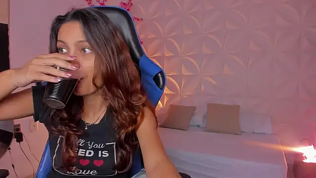 cora 22 online show from 25, 2, 2026