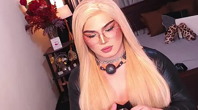 Snapshot of Bitch_Fowler69 chatting on 23, 12, 2024 Bitch Fowler69 online show from 23, 12, 2024