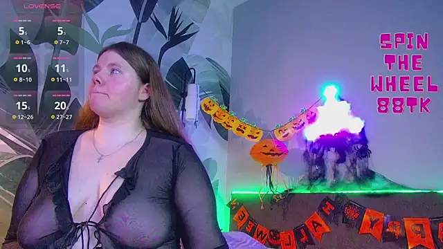 Snapshot of RubyValen chatting on 28, 10, 2025 RubyValen online show from 28, 10, 2025