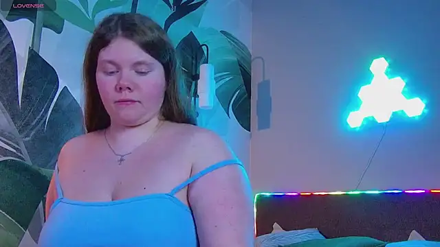 Snapshot of RubyValen chatting on 7, 11, 2025 RubyValen online show from 7, 11, 2025