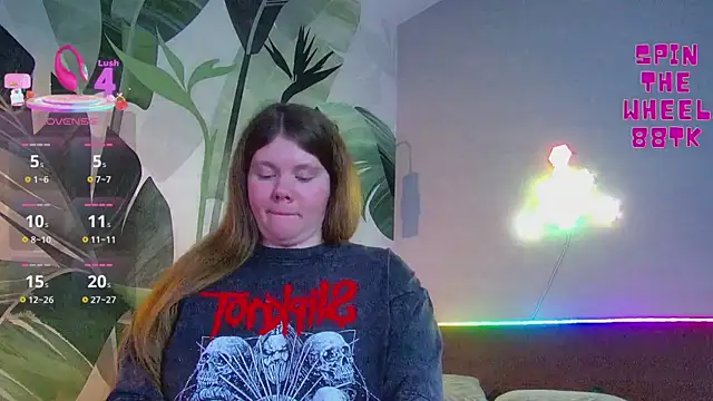 Snapshot of RubyValen chatting on 6, 2, 2026 RubyValen online show from 6, 2, 2026