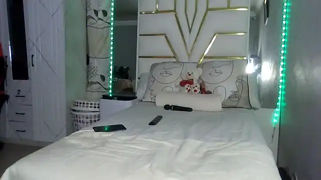 Snapshot of SexyyNana chatting on 17, 10, 2025 SexyyNana online show from 17, 10, 2025