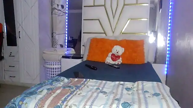 Snapshot of SexyyNana chatting on 19, 11, 2025 SexyyNana online show from 19, 11, 2025