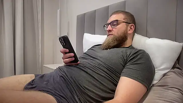 Bear bear  online show from 22, 10, 2025