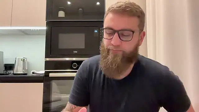 Bear bear  online show from 28, 11, 2025