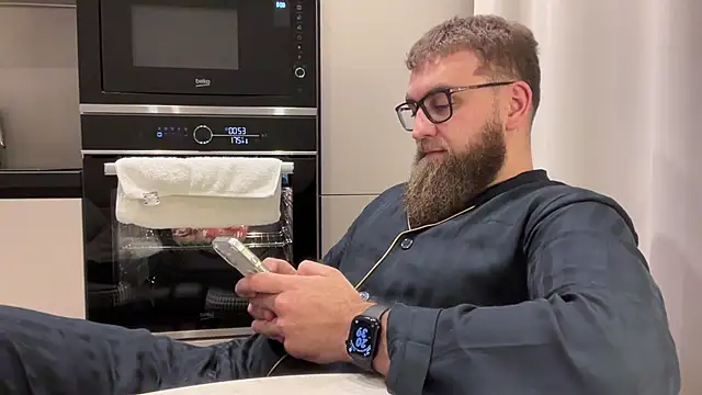 Bear bear  online show from 5, 1, 2026