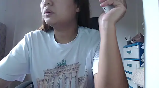 Snapshot of xTheLastVIRGINx chatting on 2, 12, 2024 xTheLastVIRGINx online show from 2, 12, 2024