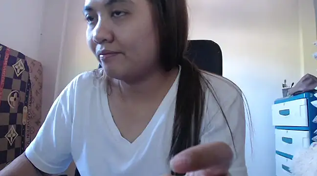 Snapshot of xTheLastVIRGINx chatting on 5, 12, 2024 xTheLastVIRGINx online show from 5, 12, 2024