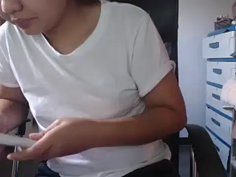 Snapshot of xTheLastVIRGINx chatting on 23, 1, 2025 xTheLastVIRGINx online show from 23, 1, 2025