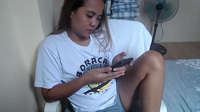 Snapshot of xTheLastVIRGINx chatting on 11, 9, 2025 xTheLastVIRGINx online show from 11, 9, 2025