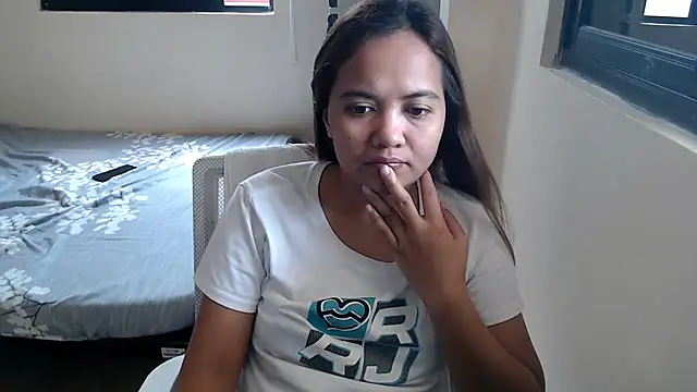 Snapshot of xTheLastVIRGINx chatting on 15, 9, 2025 xTheLastVIRGINx online show from 15, 9, 2025