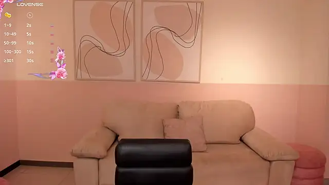 Snapshot of JuanitaClay chatting on 10, 1, 2025 JuanitaClay online show from 10, 1, 2025