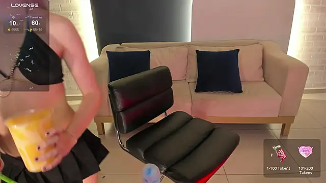 Snapshot of JuanitaClay chatting on 18, 3, 2025 JuanitaClay online show from 18, 3, 2025