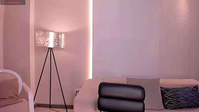 Snapshot of JuanitaClay chatting on 10, 9, 2025 JuanitaClay online show from 10, 9, 2025