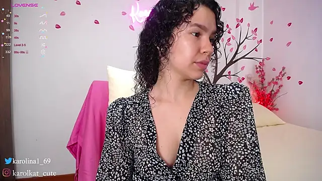 Snapshot of Karolina_1 chatting on 8, 2, 2025 Karolina 1 online show from 8, 2, 2025