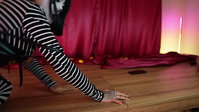 Scarlett collins02 online show from 15, 2, 2026