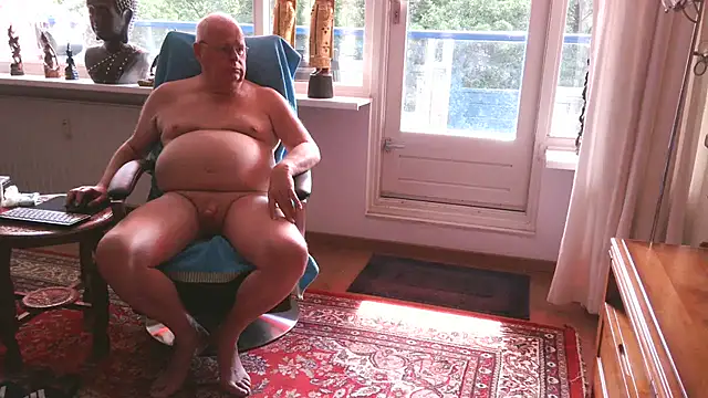 Snapshot of Exhib070 chatting on 12, 9, 2025 Exhib070 online show from 12, 9, 2025