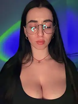 Snapshot of Emylia chatting on 30, 11, 2025 Emylia online show from 30, 11, 2025