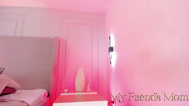 my friends mom online show from 5, 3, 2025