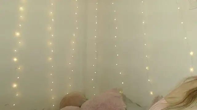 Snapshot of SweetSofty chatting on 5, 10, 2025 SweetSofty online show from 5, 10, 2025