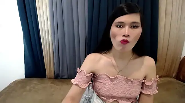 Snapshot of imyours-chenxx chatting on 5, 2, 2025 imyours-chenxx online show from 5, 2, 2025