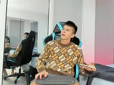 Snapshot of Daddyrich4u chatting on 8, 9, 2025 Daddyrich4u online show from 8, 9, 2025