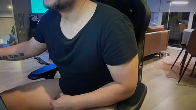 HungandThickLatin online show from 27, 1, 2025