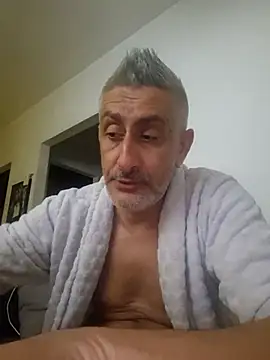 Snapshot of DildoG45 chatting on 21, 12, 2025 DildoG45 online show from 21, 12, 2025