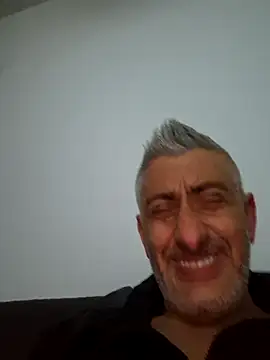 Snapshot of DildoG45 chatting on 21, 12, 2025 DildoG45 online show from 21, 12, 2025