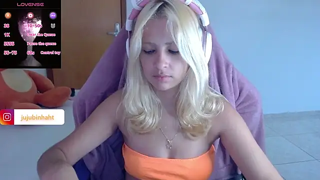 Snapshot of jujubinhahot chatting on 1, 2, 2025 jujubinhahot online show from 1, 2, 2025