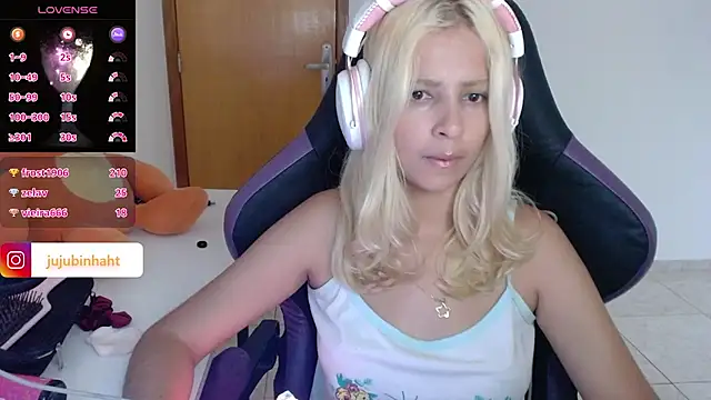 Snapshot of jujubinhahot chatting on 2, 2, 2025 jujubinhahot online show from 2, 2, 2025