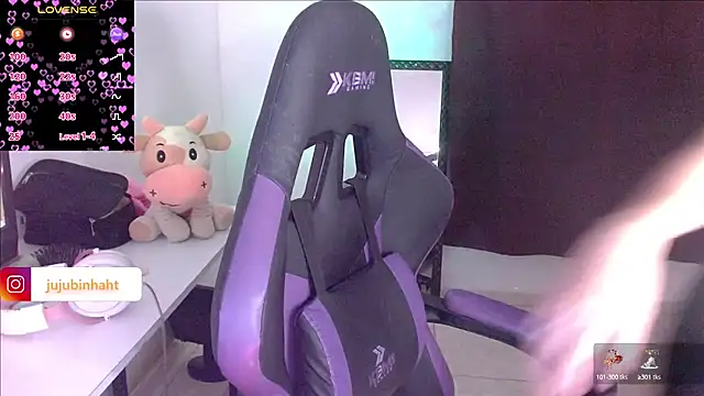 Snapshot of jujubinhahot chatting on 1, 3, 2025 jujubinhahot online show from 1, 3, 2025