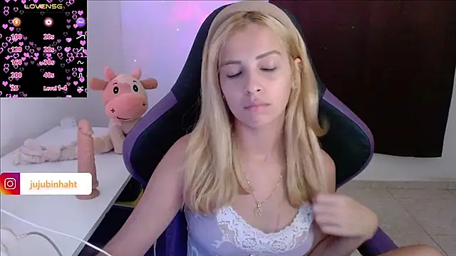 Snapshot of jujubinhahot chatting on 7, 3, 2025 jujubinhahot online show from 7, 3, 2025