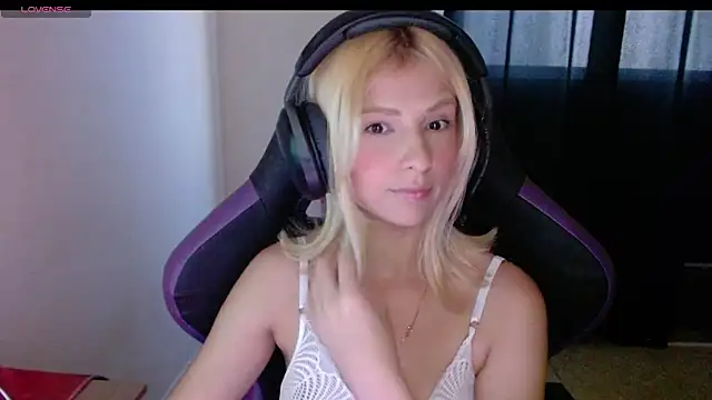 Snapshot of jujubinhahot chatting on 28, 9, 2025 jujubinhahot online show from 28, 9, 2025