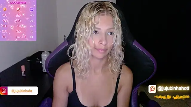 Snapshot of jujubinhahot chatting on 19, 11, 2025 jujubinhahot online show from 19, 11, 2025