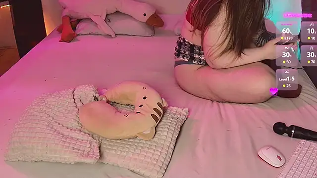 cutenessa online show from 14, 2, 2025