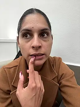 charlotte stevenss  online show from 11, 3, 2025